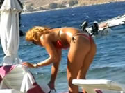 希臘海滩偷窺泳裝鬼妹